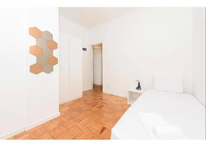 Houze Spacious 4 Bedroom Flat Near Zoo * Lisboa